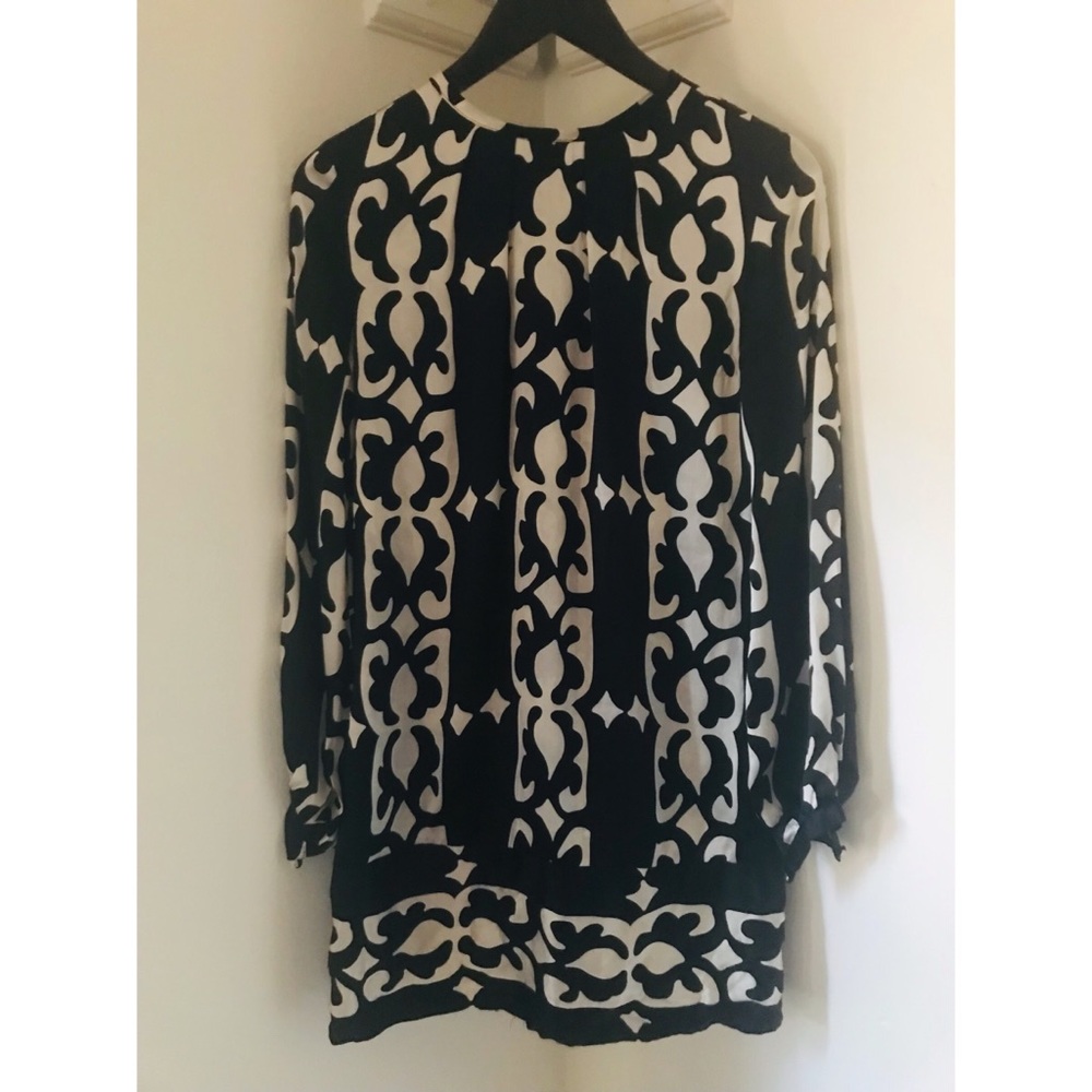 Silk Patterned Cache Dress Size 4